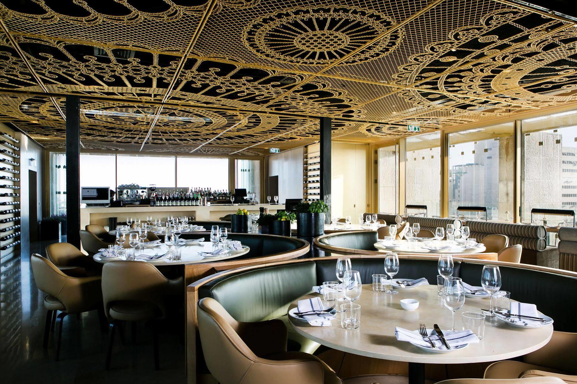 Herbert Samuel Єрусалим Екстер'єр фото Restaurant L'Atelier de Joël Robuchon in Paris